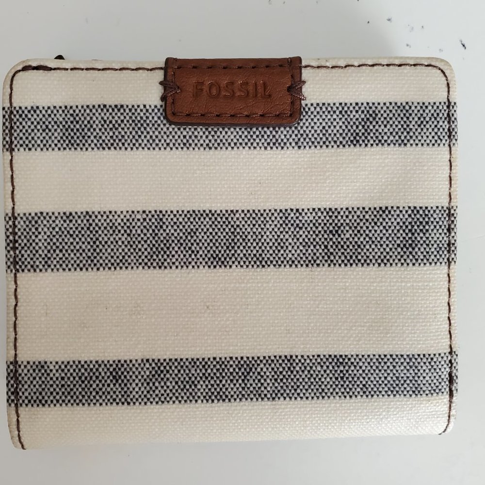 Fossil Bi-Fold Wallet With Rfid Protection - image 1